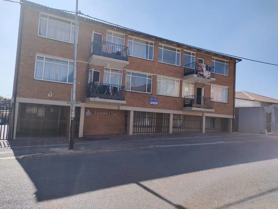 3 Bedroom Apartment / flat to rent in Kenilworth