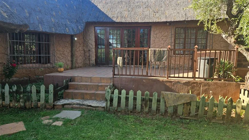 3 Bedroom House for sale in Twin Oaks Country Estate