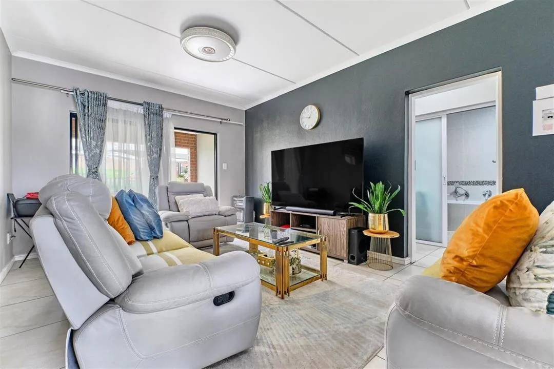 3 Bedroom Apartment / flat to rent in Noordhang