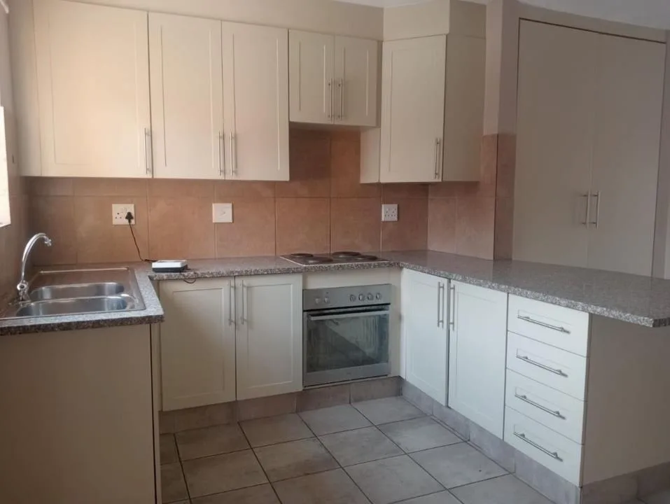 2 Bedroom Apartment / flat to rent in Montana