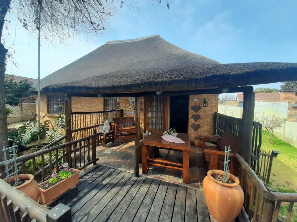2 Bedroom House to rent in Greenhills