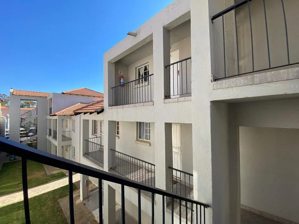 2 Bedroom Apartment / flat for sale in Van Der Hoff Park