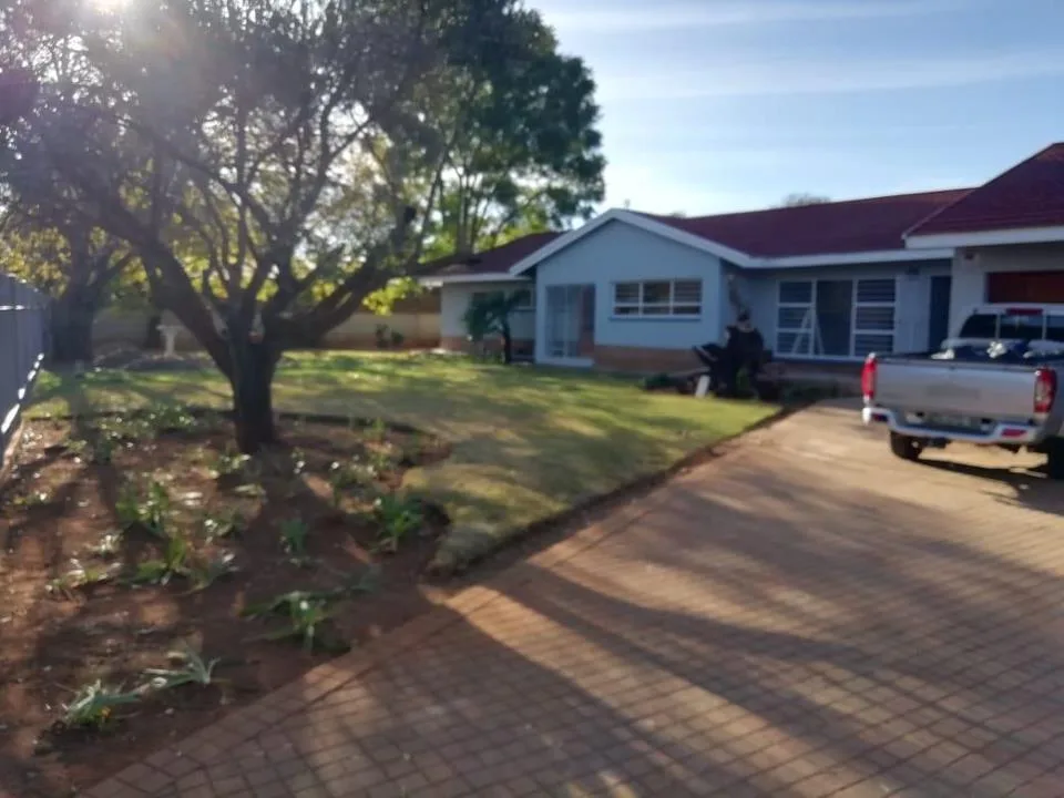 4 Bedroom House for sale in Hartbeesfontein