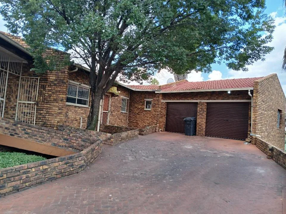4 Bedroom House to rent in Ridgeway