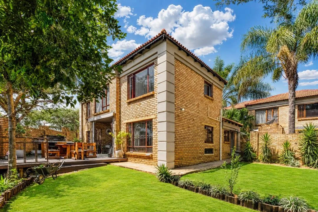 3 Bedroom Townhouse to rent in Pinehaven