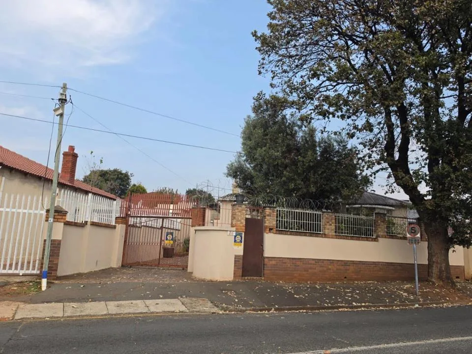 4 Bedroom House to rent in Kensington