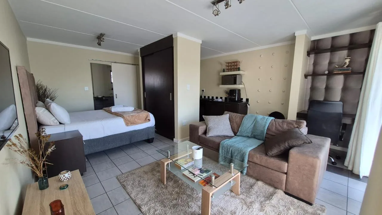 0.5 Bedroom Apartment / flat to rent in The Paddocks