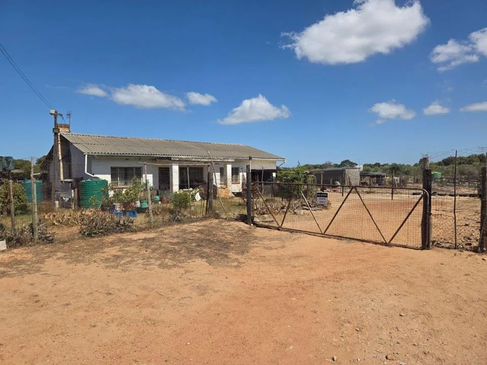 4 Bedroom House for sale in Cape Farms