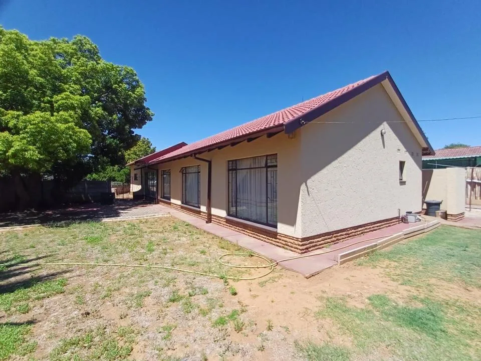 3 Bedroom House for sale in Meiringspark Ext 4