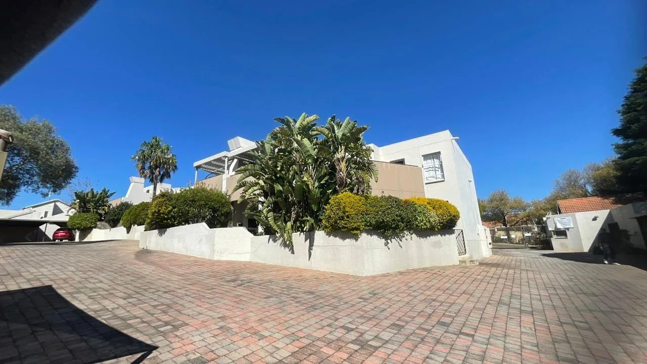 2 Bedroom Apartment / flat to rent in Bryanston