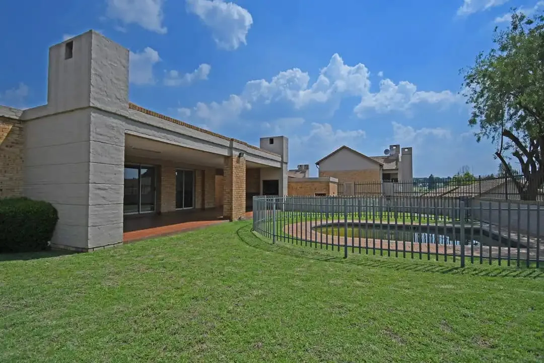 3 Bedroom Apartment / flat to rent in Carlswald
