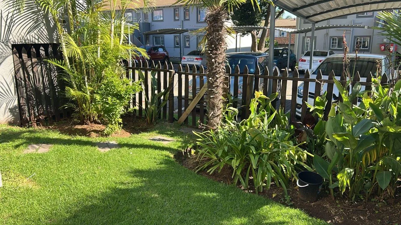 2 Bedroom Townhouse to rent in Glen Marais