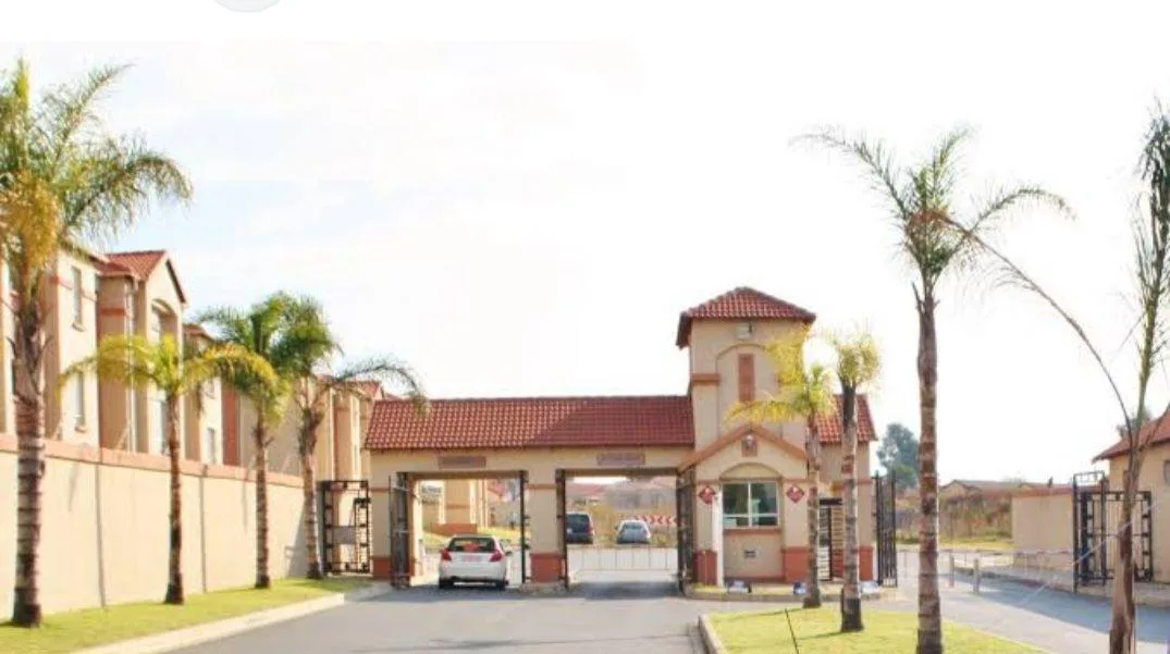 2 Bedroom Apartment / flat to rent in Aeroton