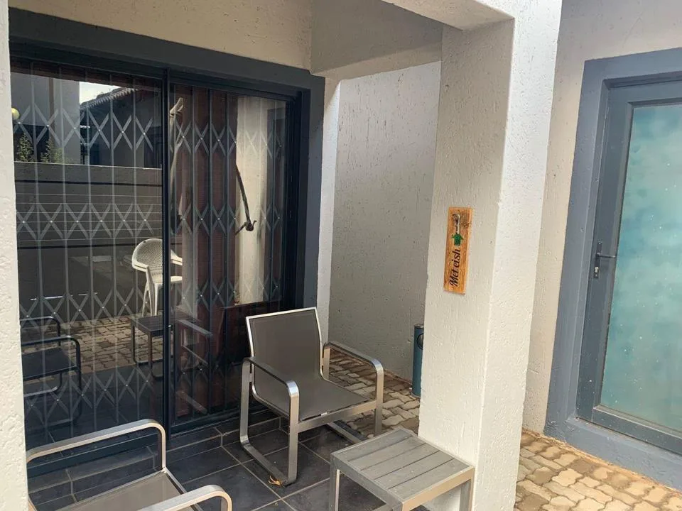 2 Bedroom Townhouse for sale in Die Bult