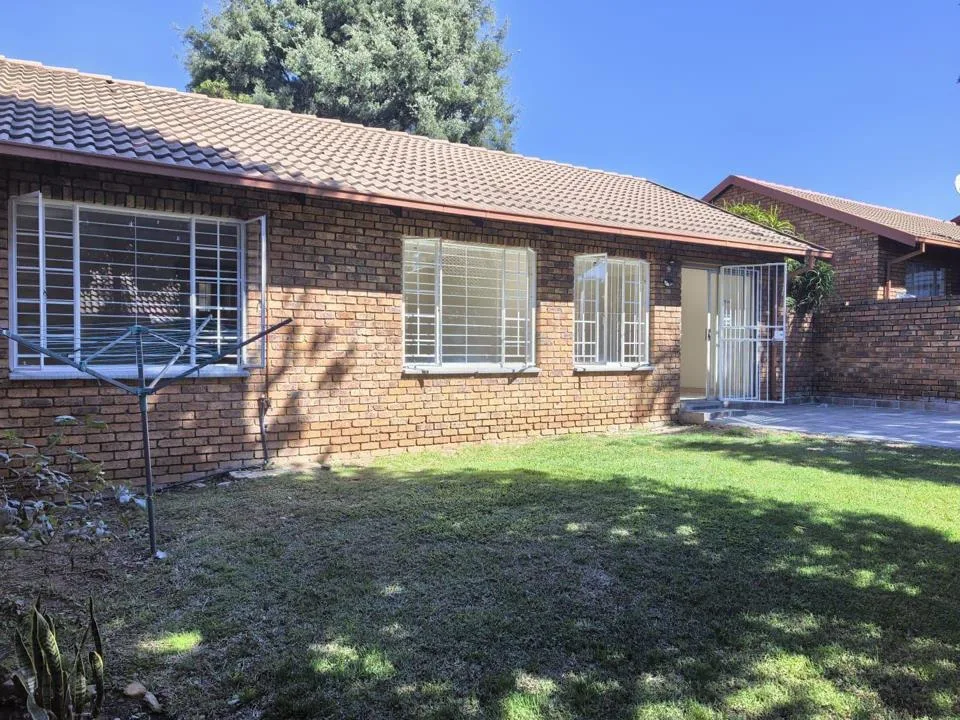 3 Bedroom Townhouse to rent in Garsfontein