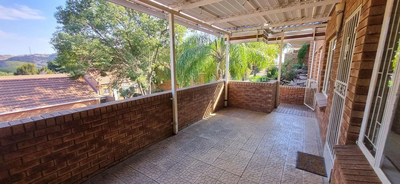3 Bedroom Apartment / flat for sale in Elandsrand