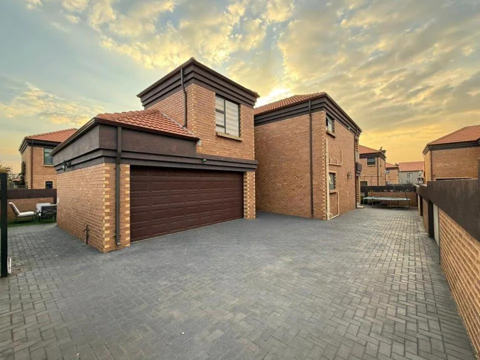 4 Bedroom House to rent in Norton Home Estate