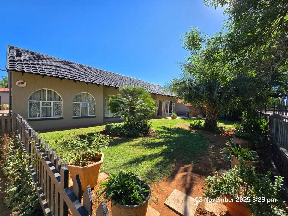 3 Bedroom House for sale in Stilfontein Ext 4