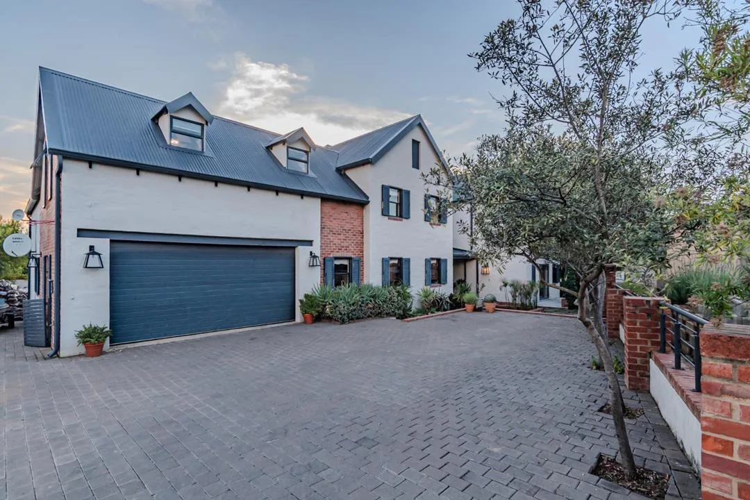 5 Bedroom House for sale in Waterlake Farm Lifestyle Estate