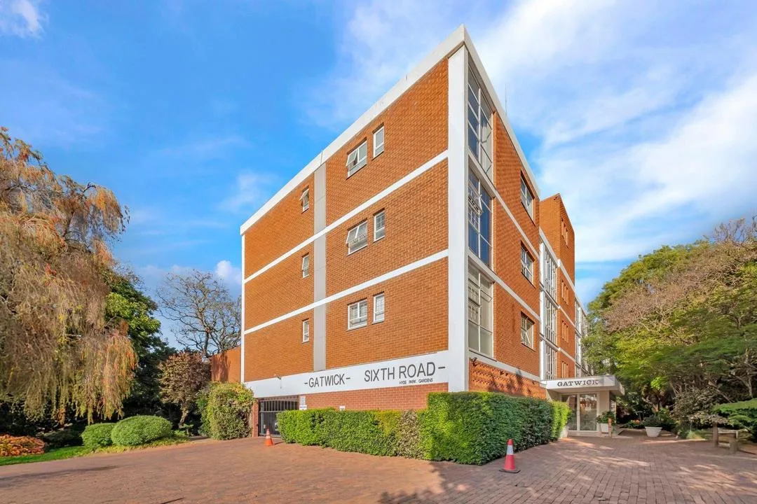 3 Bedroom Apartment / flat to rent in Hyde Park