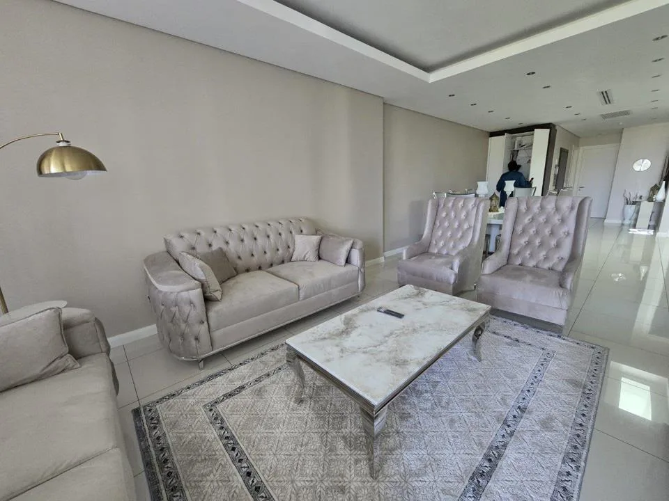 3 Bedroom Apartment / flat to rent in Houghton Estate