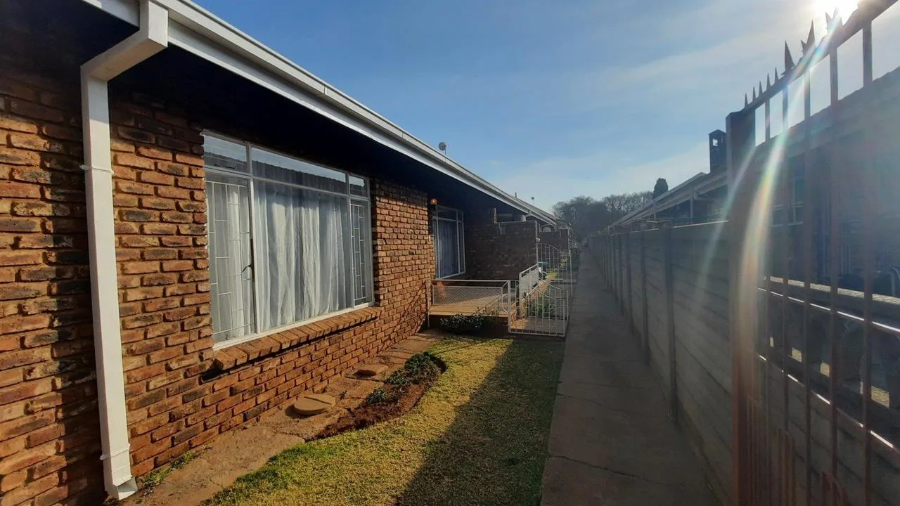 2 Bedroom Townhouse for sale in Potchefstroom Central