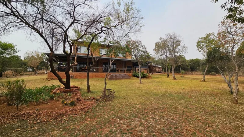 3 Bedroom House for sale in Swartruggens
