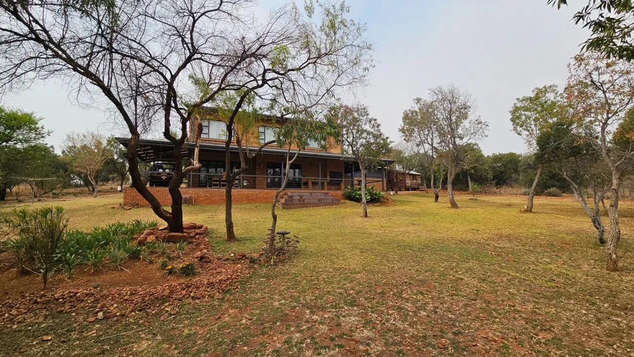 3 Bedroom House for sale in Swartruggens