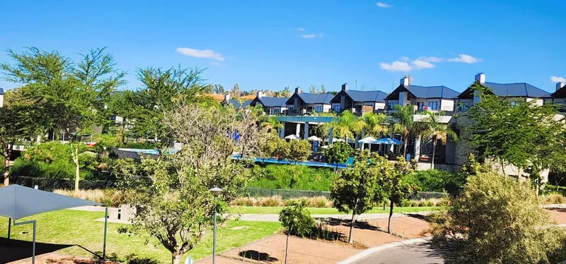 3 Bedroom Apartment / flat to rent in The Polofields