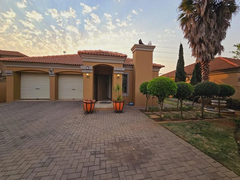 3 Bedroom House for sale in Kannoniers Park