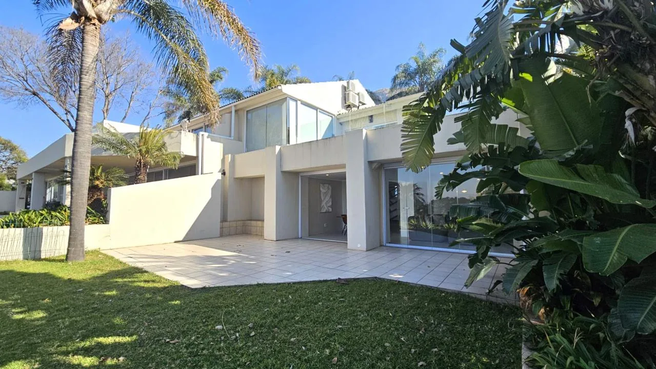4 Bedroom Apartment / flat for sale in Kosmos