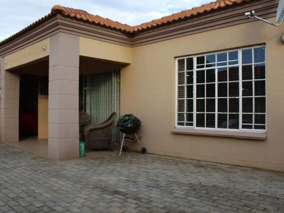 2 Bedroom Townhouse for sale in Baillie Park