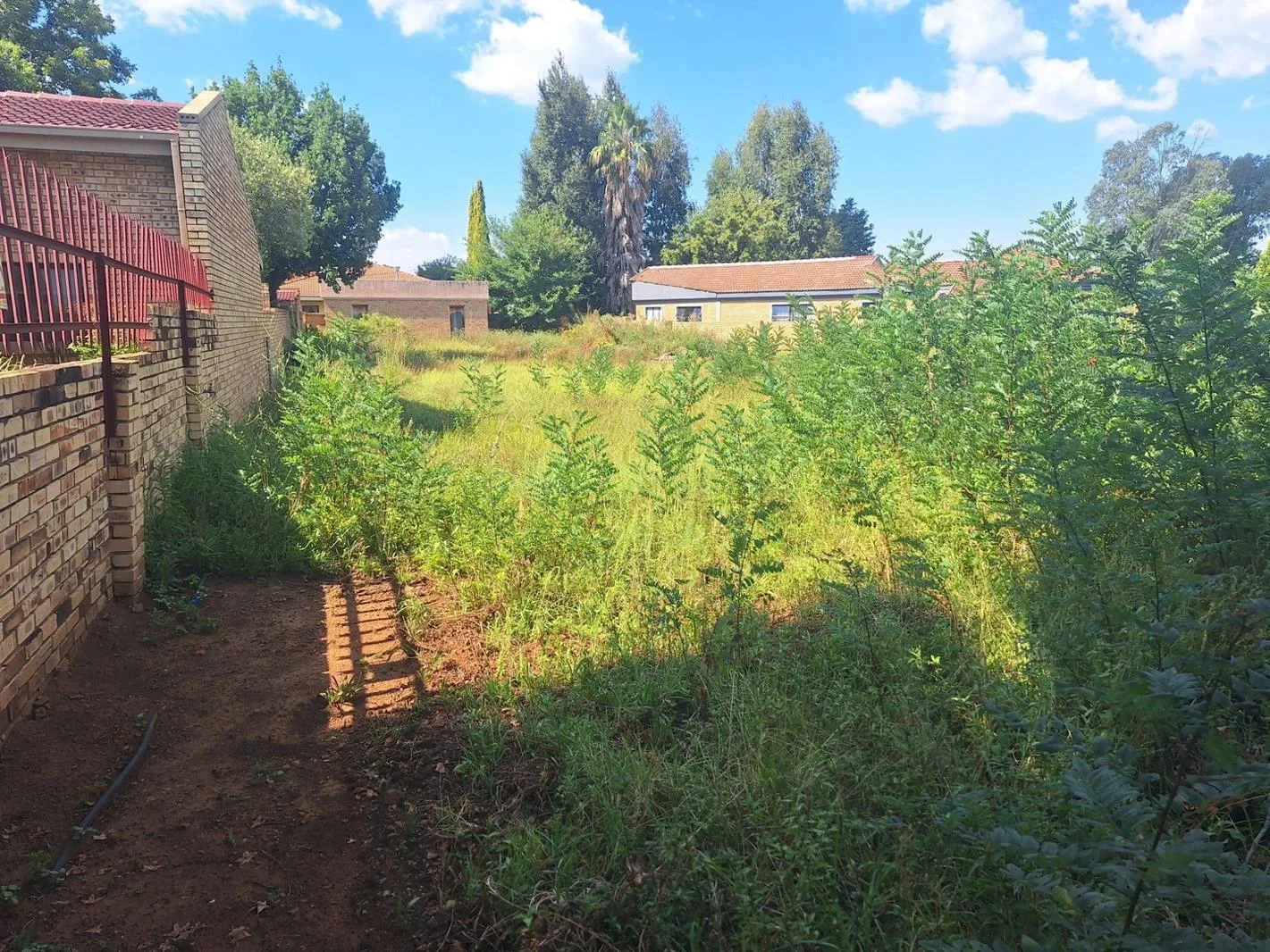 1 200 m² Land available in Grimbeek Park