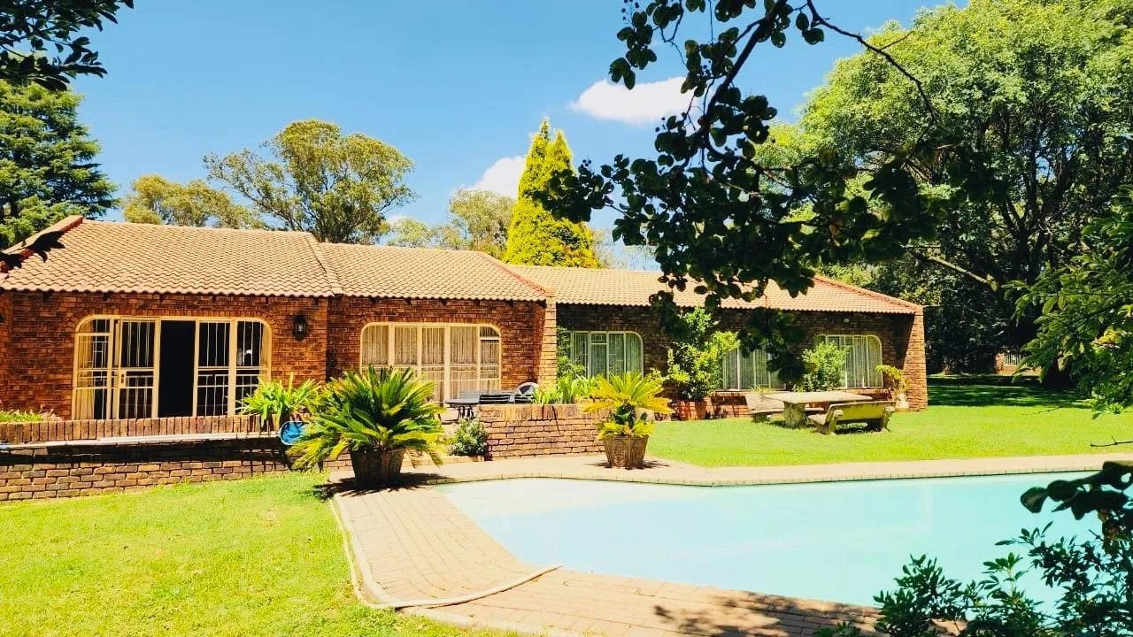 4 Bedroom House for sale in Walker Fruit Farms