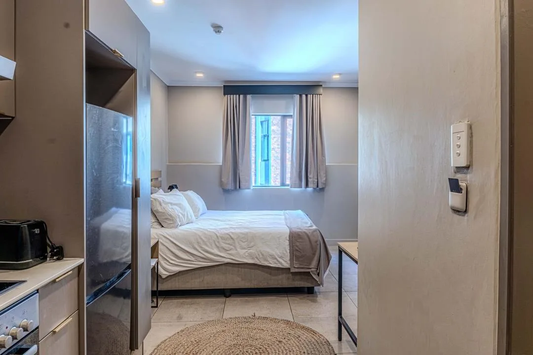 1 Bedroom Apartment / flat to rent in Sandton Central