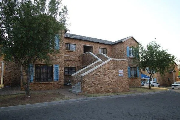 2 Bedroom Apartment / flat to rent in South Crest