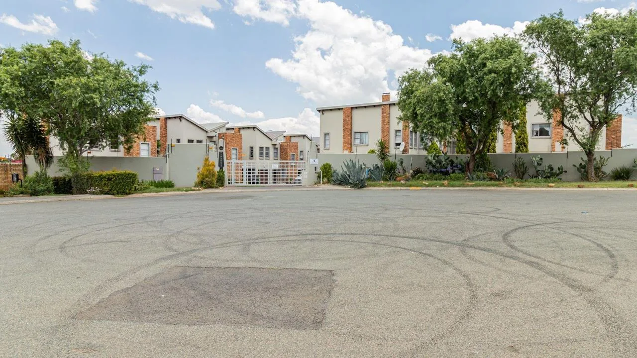 3 Bedroom Townhouse to rent in Meyersdal