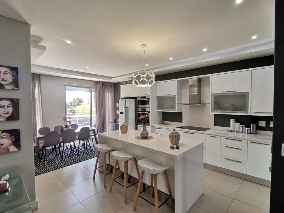 3 Bedroom Apartment / flat to rent in Morningside