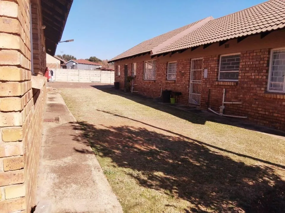 2 Bedroom Apartment / flat to rent in Rensburg