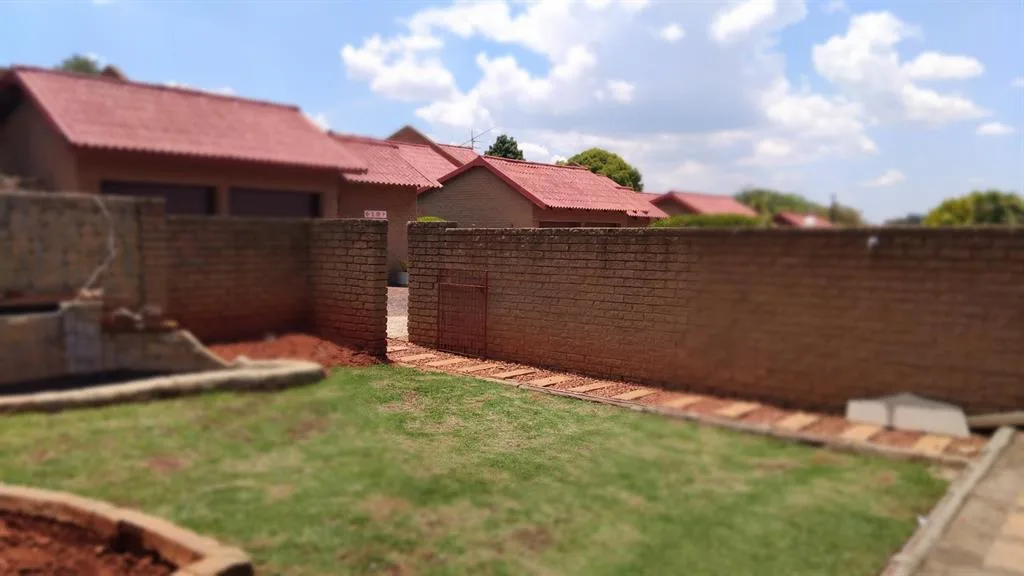 4 Bedroom Townhouse to rent in Constantia Kloof