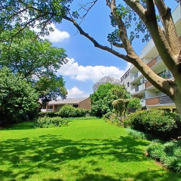 3 Bedroom Apartment / flat to rent in Illovo