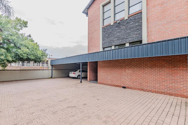 2 Bedroom Apartment / flat to rent in Baileys Muckleneuk