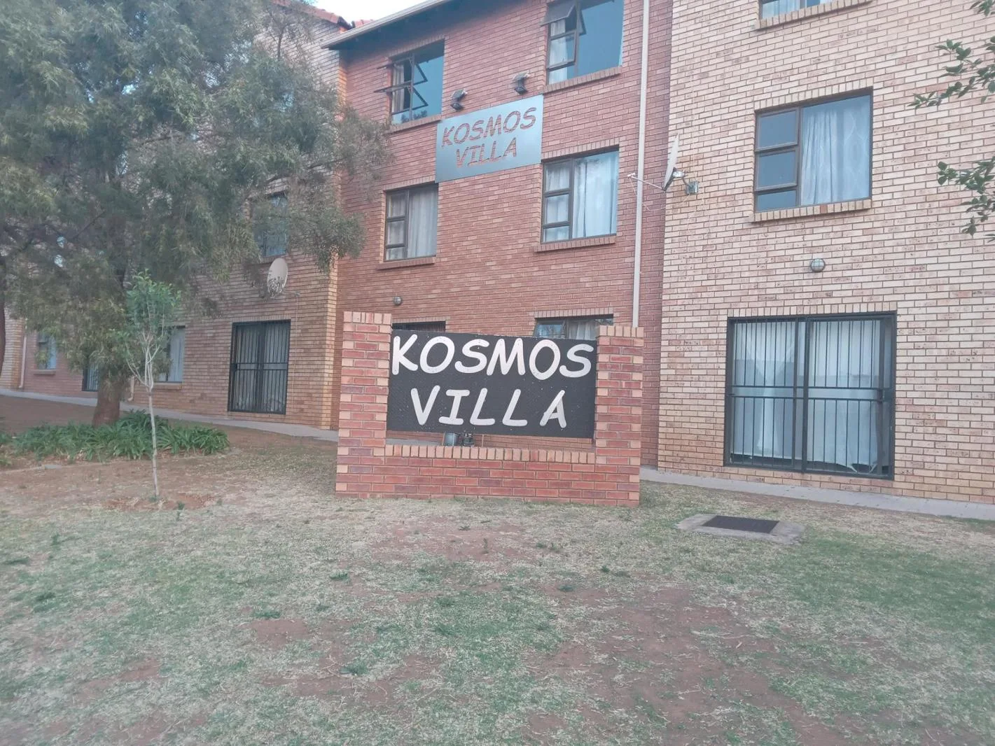 Property to rent in Kosmosdal