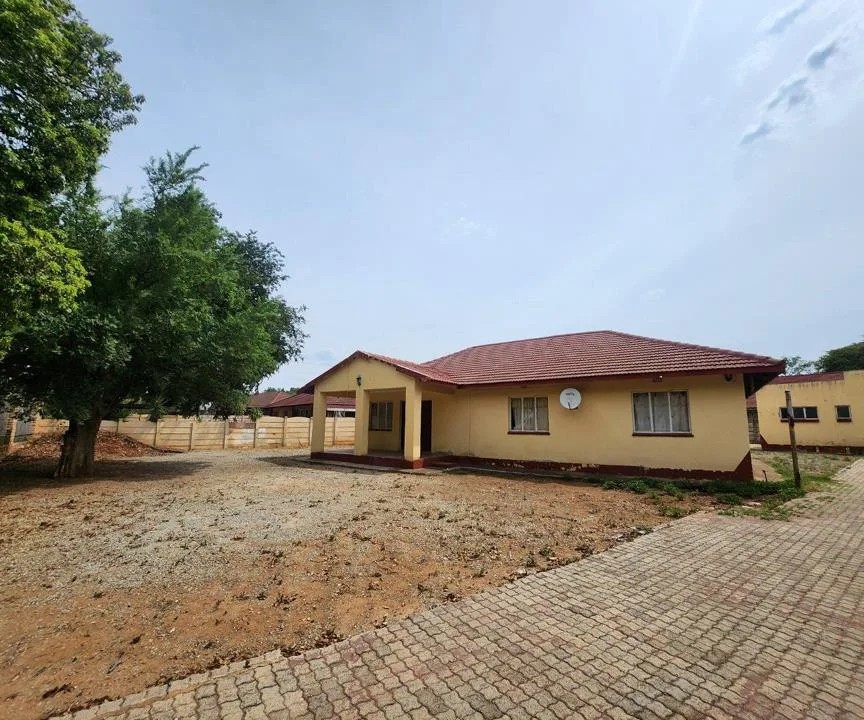 3 Bedroom House for sale in Stilfontein