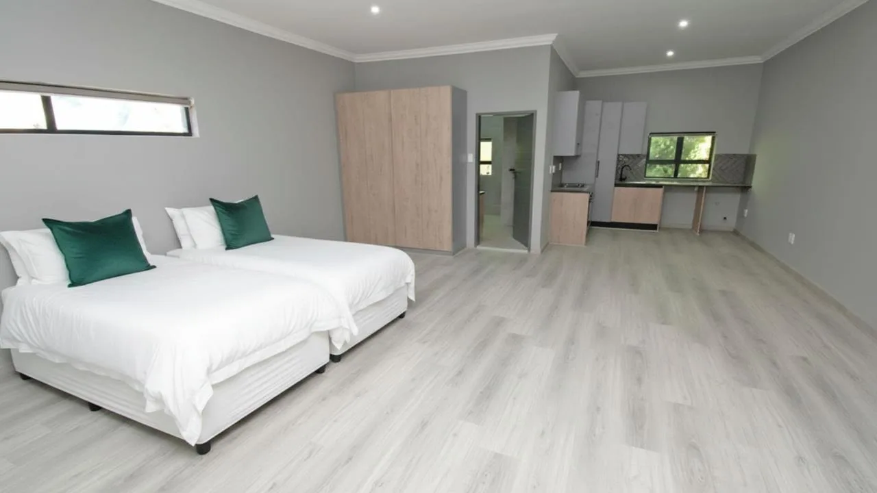 0.5 Bedroom Apartment / flat to rent in Lynnwood