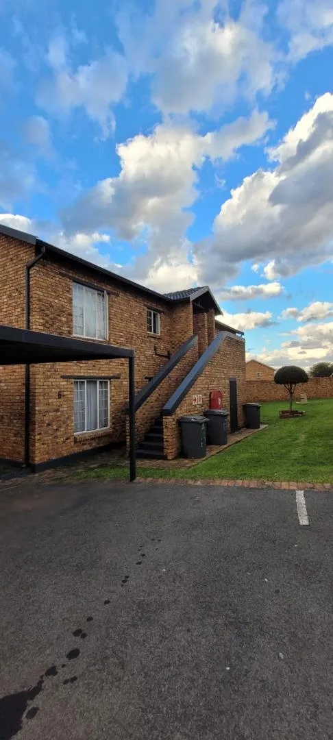 2 Bedroom Townhouse to rent in Terenure
