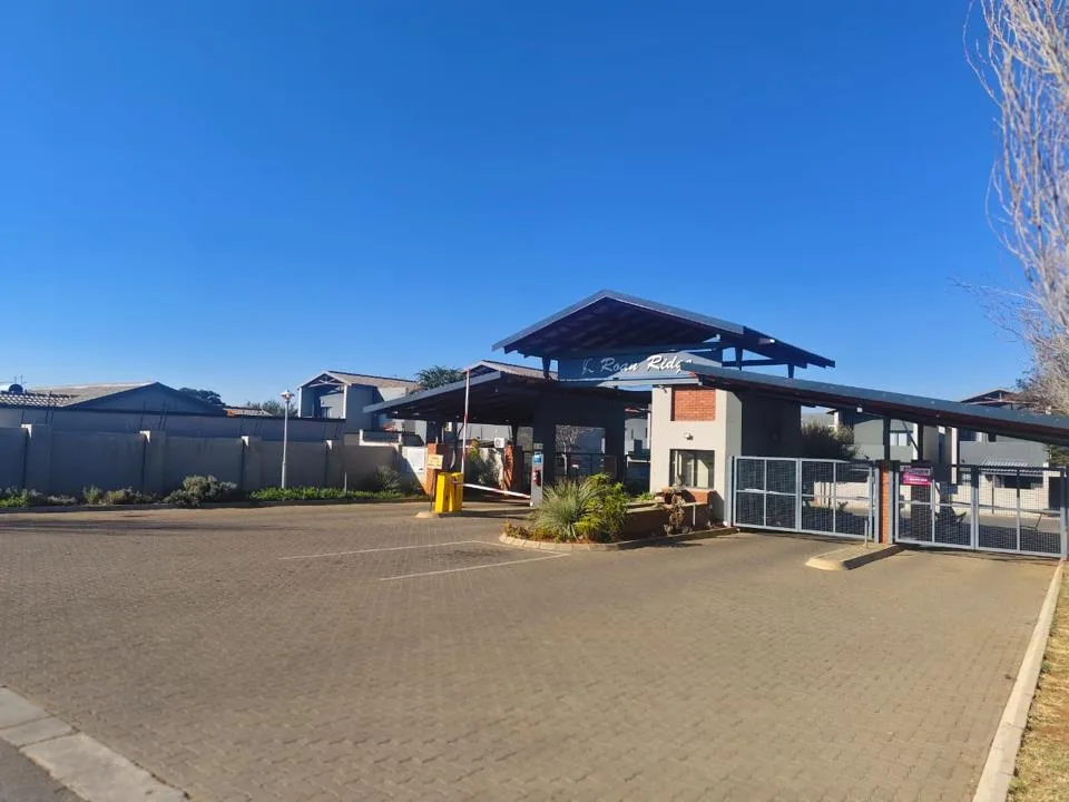 3 Bedroom Townhouse for sale in Waterkloof AH