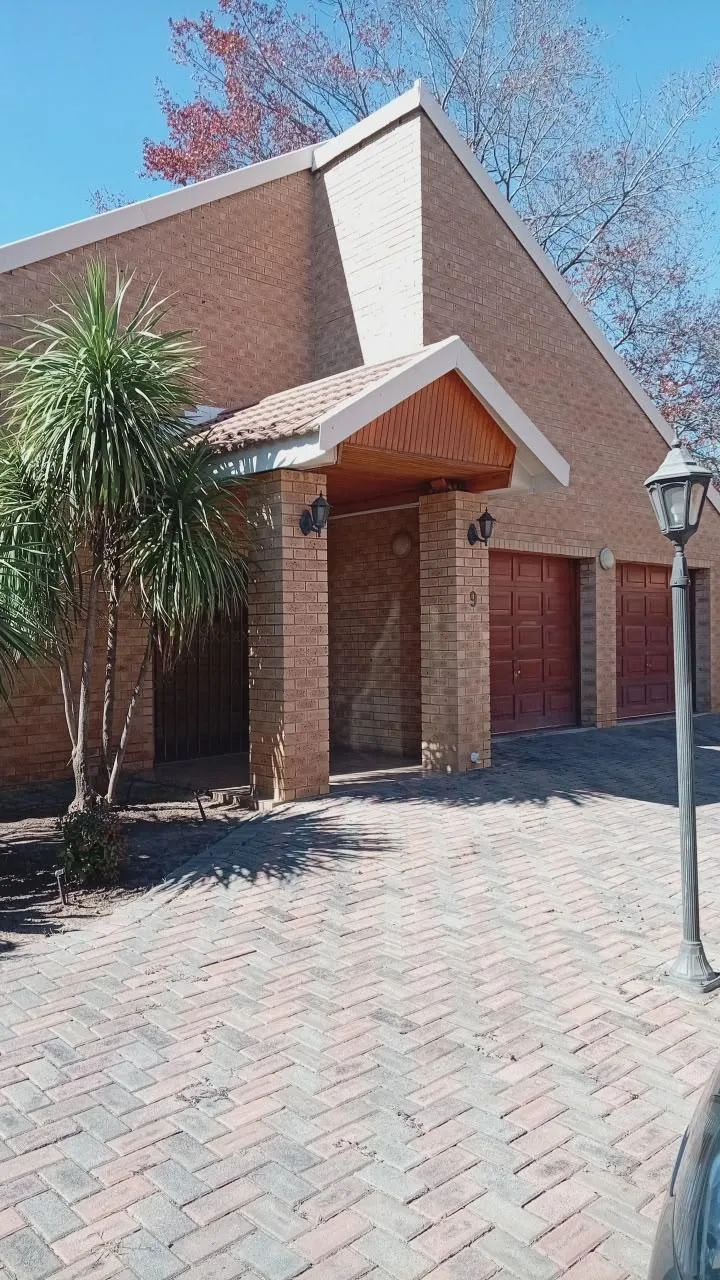 3 Bedroom Townhouse to rent in Three Rivers Proper