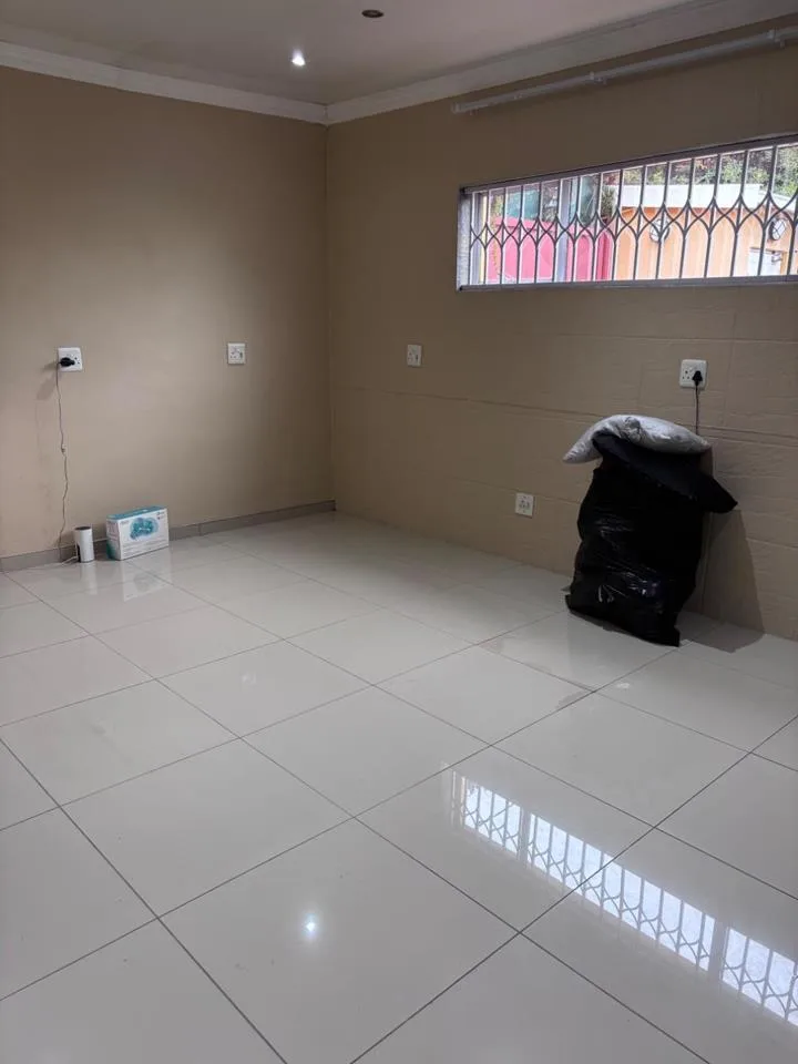 1 Bedroom House to rent in The Hill