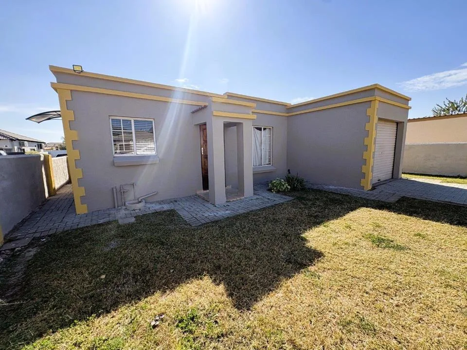 2 Bedroom House to rent in Heatherview